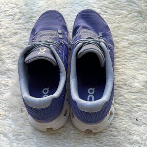 On Cloud 5, Size W8, Blueberry | Feather (pair)